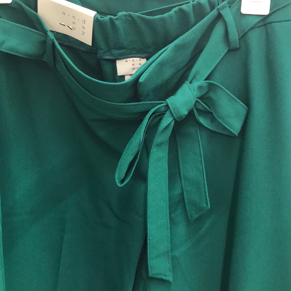 A New Day Green High Rise Slim Ankle Pants! NWT - Picture 2 of 4